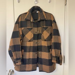 Plaid brown and black shacket/shirt jacket